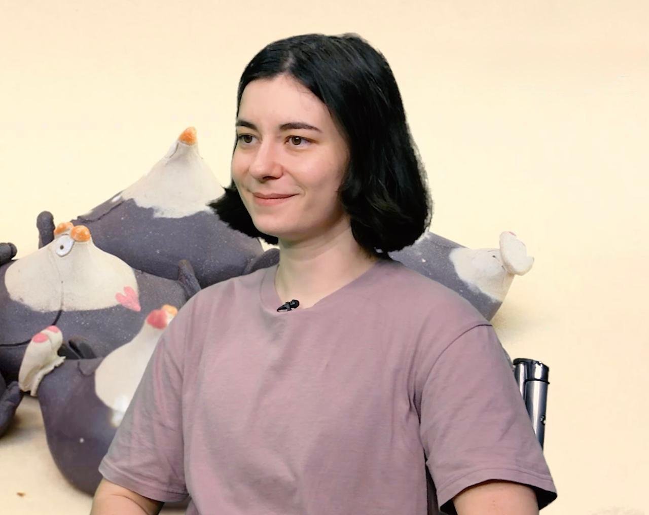Ce nu te învaţă şcoala românească de arte, din perspectiva unei tinere artiste care a ales calea antreprenoriatului